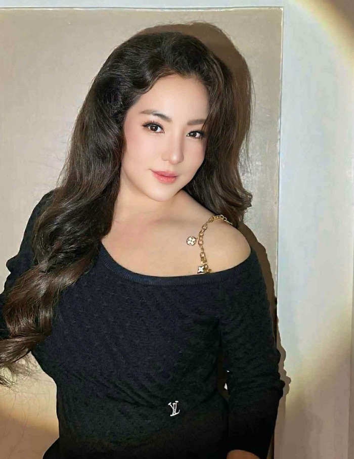 Thúy Nga kể về sự cố khi đi máy bay ở Mỹ.
