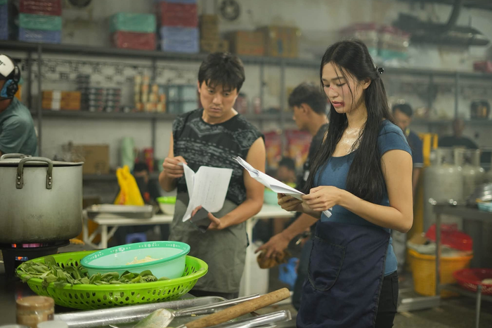 Cảnh hôn của Quách Ngọc Tuyên và Nguyễn Khánh My gây tranh cãi.