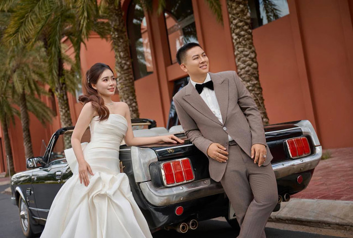 Nhiều khán giả chúc phúc Hoài Lâm và Ngọc Trinh.