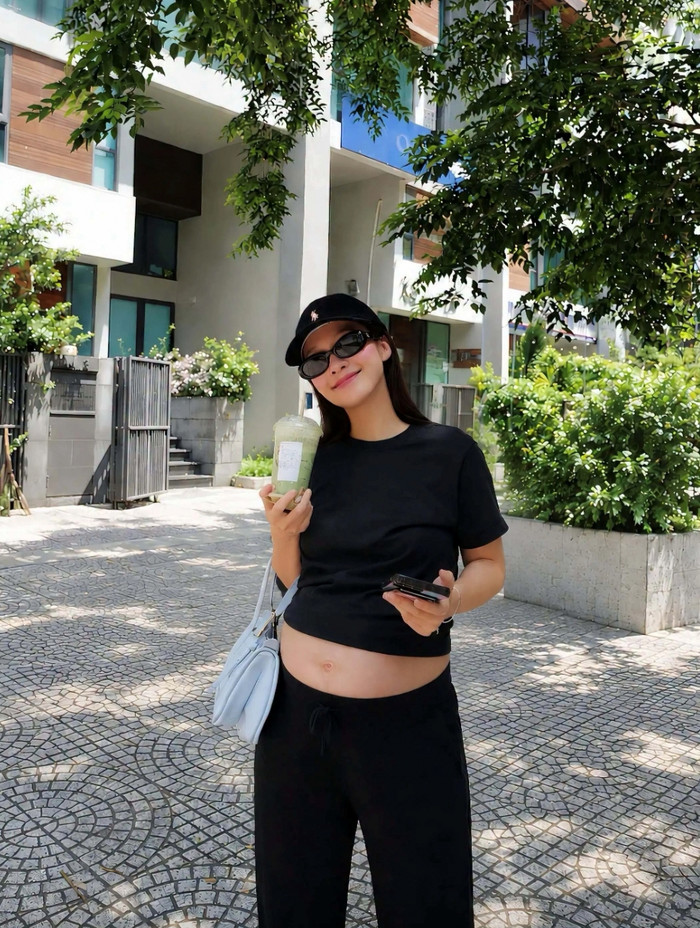 Mang bầu đẹp như Khả Ngân, đâu là bí quyết? Ảnh 2