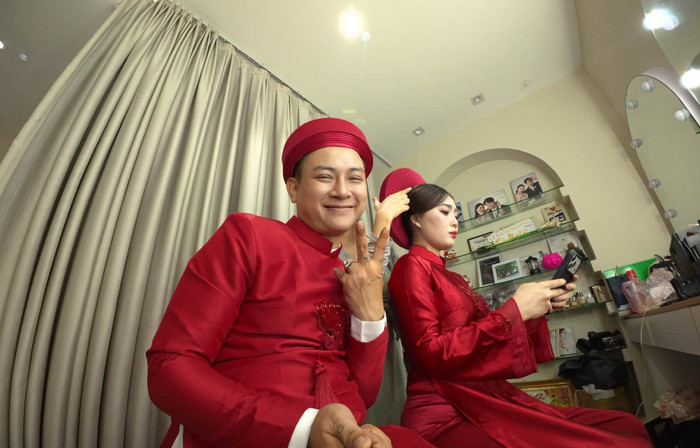 Vợ Hoài :Lâm không hoạt động trong showbiz.