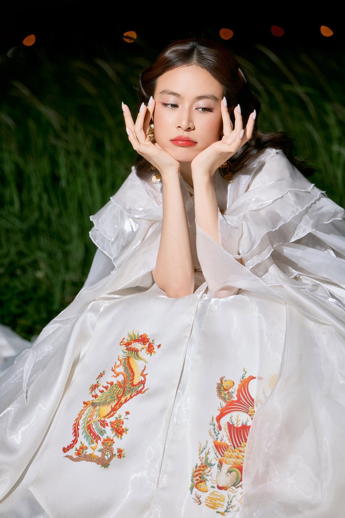 Hoàng Thùy Linh chưa công bố cụ thể sản phẩm hay kế hoạch phía sau tấm poster vừa được hé lộ.&nbsp;