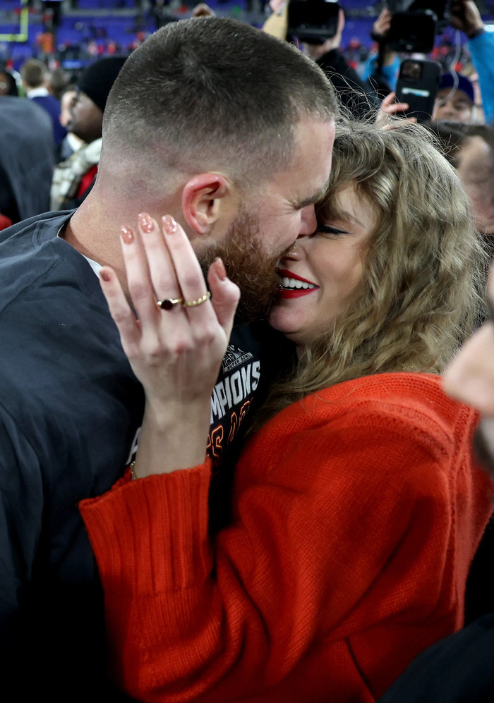 Travis Kelce vẫn mê mẩn ca khúc bị chê thậm tệ của Taylor Swift Ảnh 4