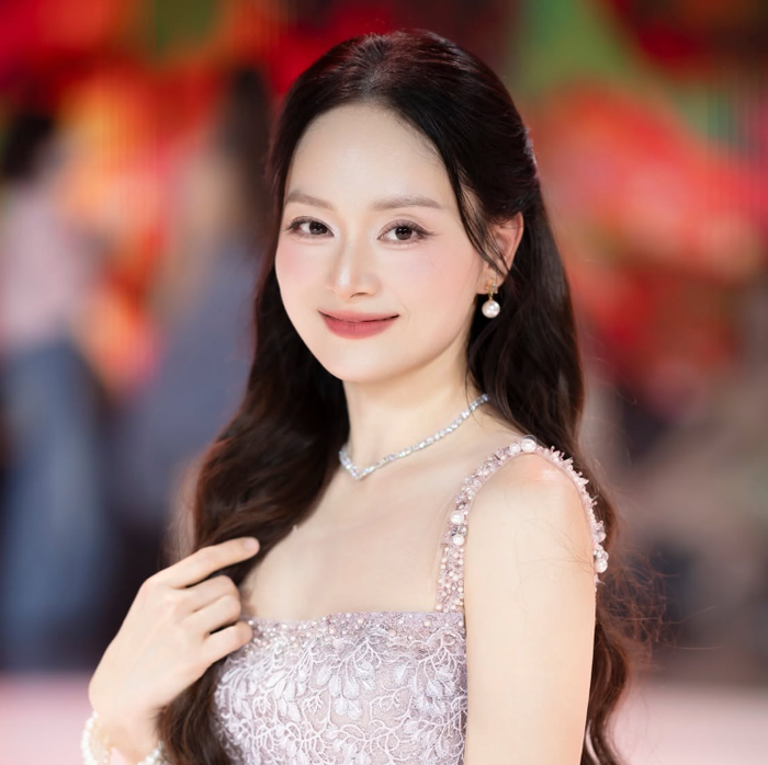 Lan Phương ở tuổi 43 tiếp tục bước tiếp với Huyết Thống, nối dài hành trình điện ảnh bằng những vai diễn mới sau hơn 20 năm hoạt động nghệ thuật. Ảnh: FBNV