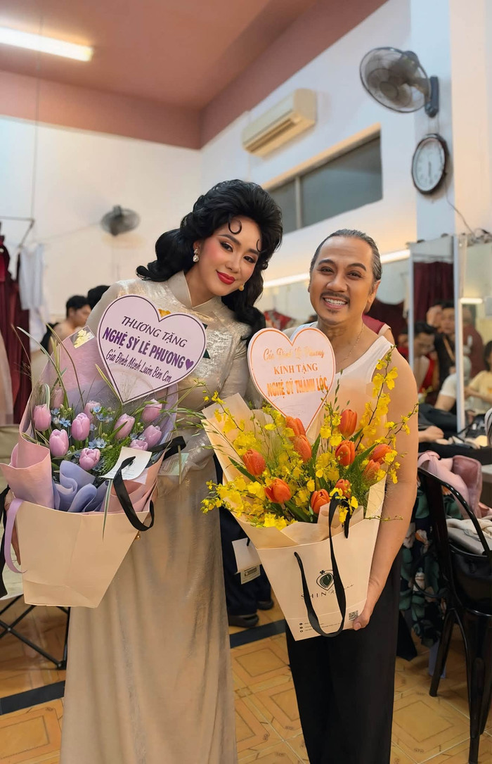 Lê Phương cùng nghệ sĩ Thành Lộc.
