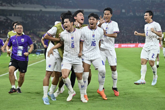 Thái Lan thua Indonesia trên chấm luân lưu, nhưng màn trình diễn tại Gelora Bung Karno cho thấy bản lĩnh đáng nể của đội bóng xứ Chùa Vàng. Ảnh: FAT