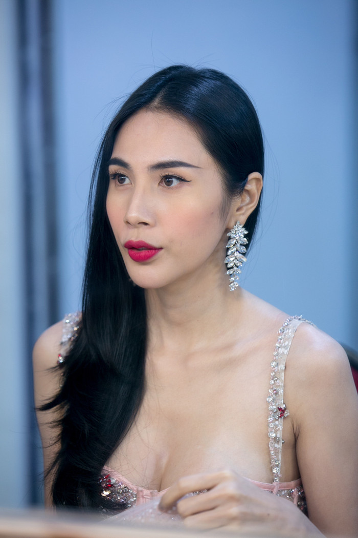 Khán giả hụt hẫng khi Thủy Tiên vẫn chưa thật sự rõ ràng với con đường âm nhạc trong tương lai.