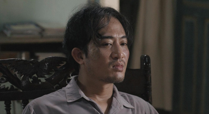 Doãn Quốc Đam đảm nhận vai người chồng vũ phu, thường xuyên bạo hành vợ - nhân vật do Huyền Lizzie thủ vai.