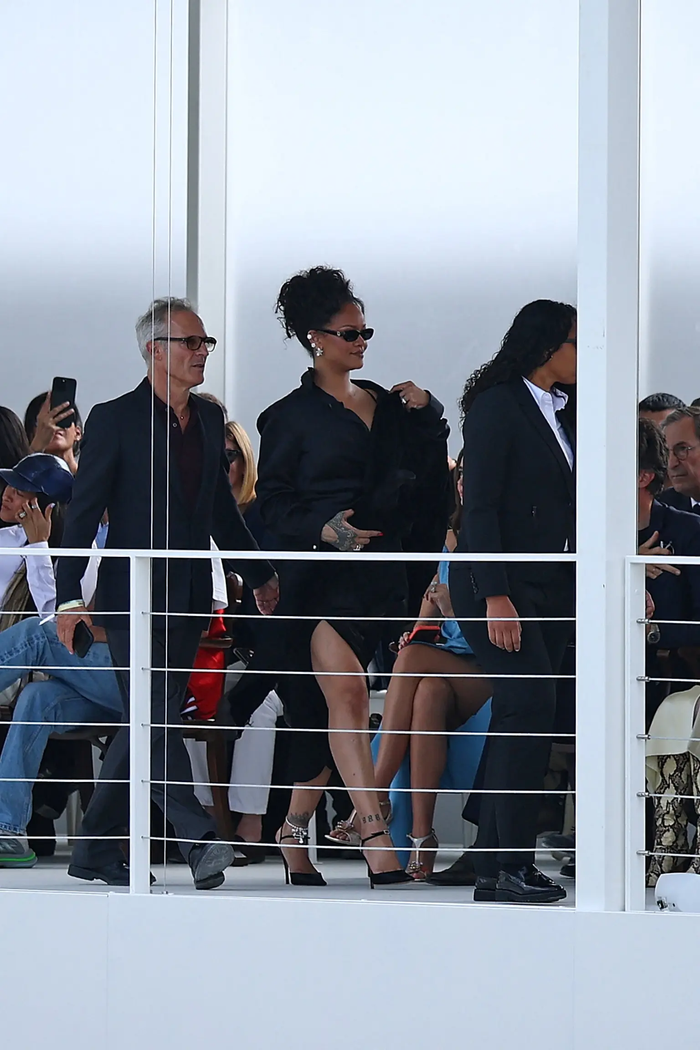 Đây không phải lần đầu EJ Johnson công khai đưa ra những nhận xét có phần gay gắt về Rihanna.