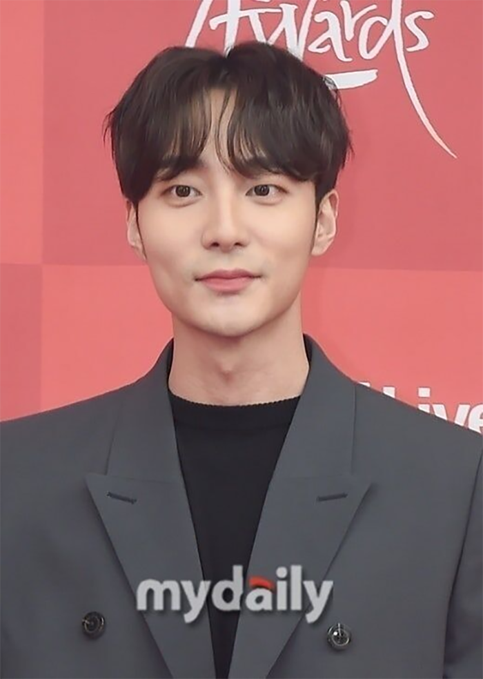 Roy Kim mới đây chia sẻ câu chuyện từng khiến anh cảm thấy oan ức.