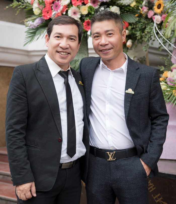 NSND Công Lý và NSƯT Quang Thắng gợi nhớ một thời của Gặp nhau cuối tuần, Gala Cười và Táo Quân qua hơn 20 năm đồng hành. Ảnh: FBNV