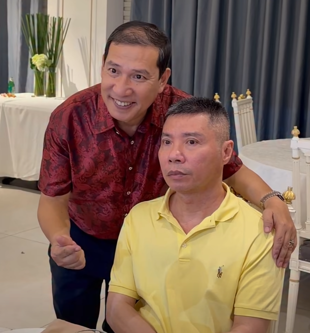 NSƯT Quang Thắng và NSND Công Lý hội ngộ tại một buổi tiệc, gợi nhớ tình bạn hơn 20 năm. Ảnh: FBNV