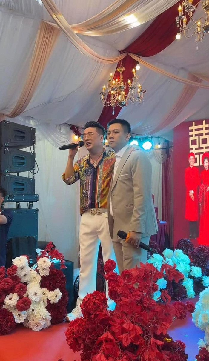 Đàm Vĩnh Hưng đến chúc phúc ở đám cưới Hoài Lâm. (Ảnh từ Tiktok Hoang Huy Nguyen)