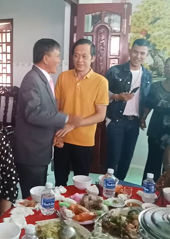 Lý do Hoài Linh không dự đám cưới con nuôi Hoài Lâm Ảnh 1