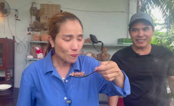 Cát Tường đến nhà Trung Dũng ở Vĩnh Long au 30 năm quen biết.&nbsp;