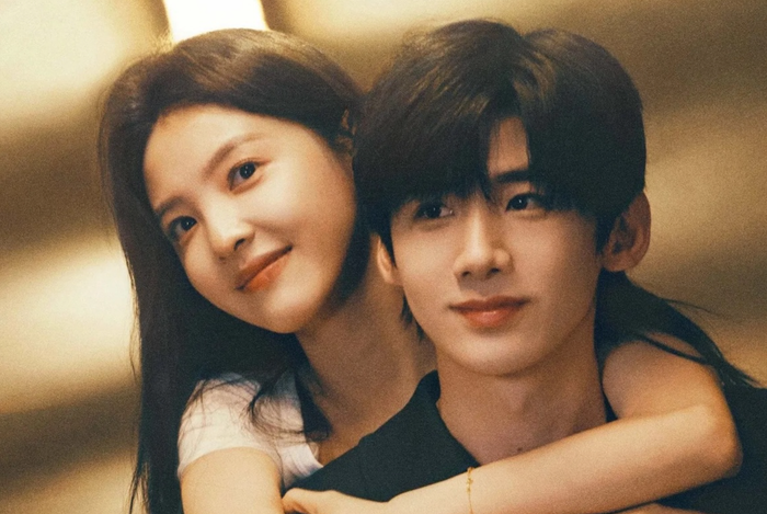 Chương Nhược Nam và Bạch Kính Đình trong Khó Dỗ Dành, câu chuyện về hai người từng tổn thương và có cơ hội chữa lành khi gặp lại.