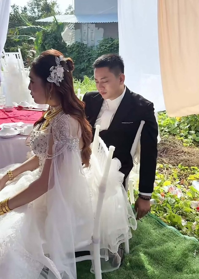 Hoài Lâm rơi vào trạng thái 'hết pin' sau khi đám cưới kết thúc.