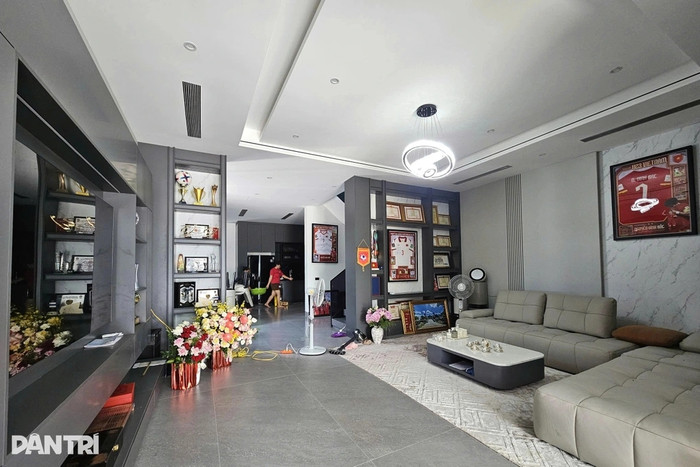 Căn nhà được xây tại xóm Hưng Yên Bắc 2, xã Yên Trung, tỉnh Nghệ An. Đây được xem là món quà báo hiếu mà Đình Bắc dành cho bố mẹ sau những năm nỗ lực trên sân cỏ. Ảnh: Dân Trí