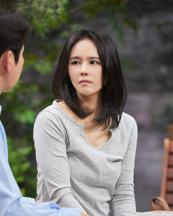 Han Ga In chia sẻ về tình trạng kiệt sức, mất động lực trong cuộc sống suốt 3 năm.&nbsp;