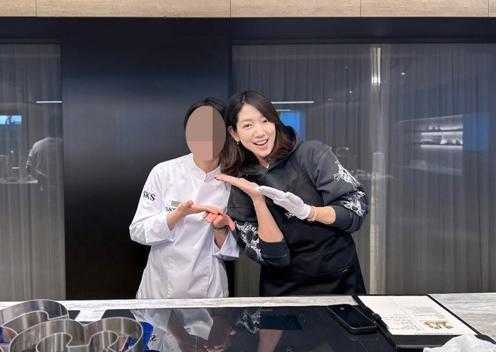 Park Shin Hye chia sẻ hình ảnh mới nhất sau nửa tháng sinh con.
