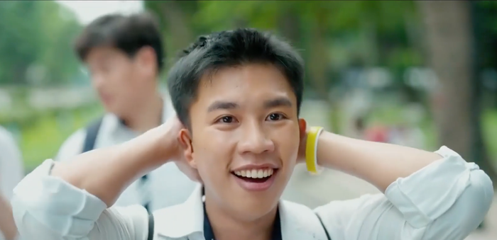 Khánh bất ngờ nhận ra những biến cố kéo dài 10 năm chỉ là giấc mơ sau một giấc ngủ ngắn. Ảnh: VFC