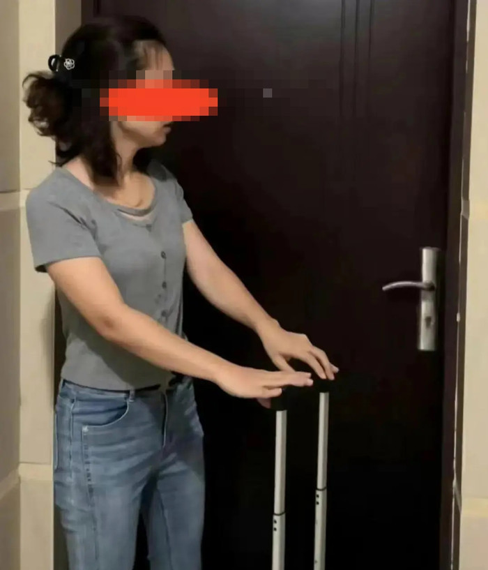 Lén đi du lịch cùng bạn trai cũ, người phụ nữ nhận quyết định cay đắng từ chồng Ảnh 4