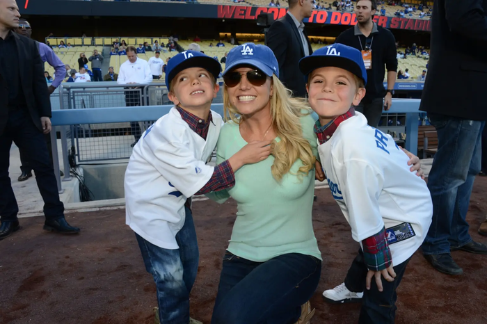 Hai con trai là cả thế giới của Britney Spears.