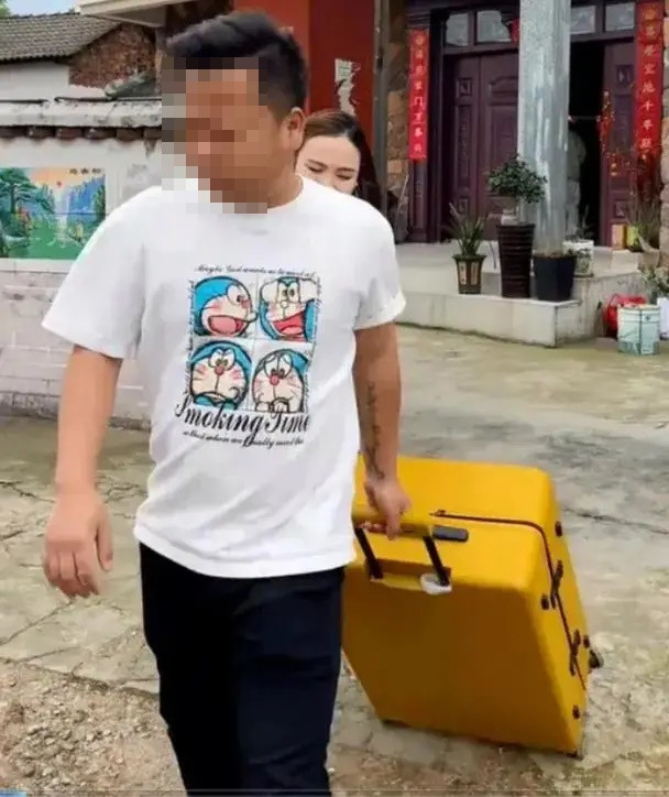 Bị mẹ vợ đuổi ra khỏi nhà, người đàn ông rời đi rồi tuyên bố một câu khiến vợ sững sờ Ảnh 2