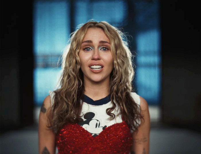 Cú rơi thảm hại của Miley Cyrus Ảnh 2