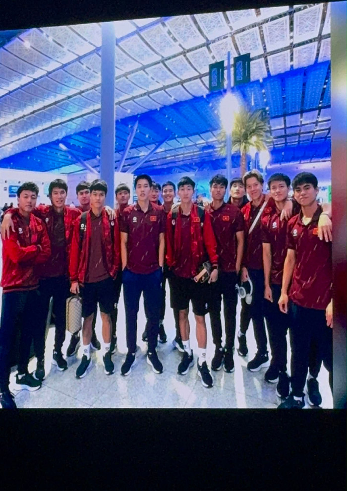 Trực tiếp fan concert Hòa Minzy: 'Chấn động' màn song ca với Quốc Thiên Ảnh 1