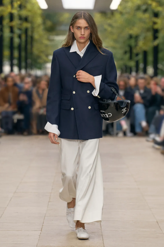 Áo blazer kiểu Preppy. Ảnh: Launchmetics