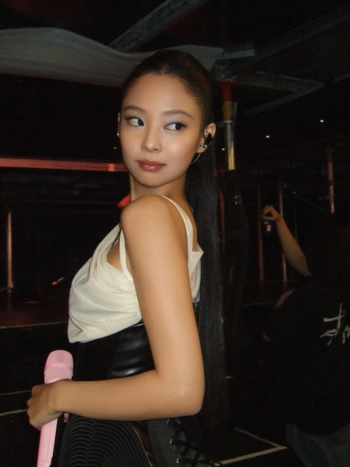 Jennie luôn thể hiện sự chuyên nghiệp từ hậu trường lên sân khấu. Ảnh: IGNV