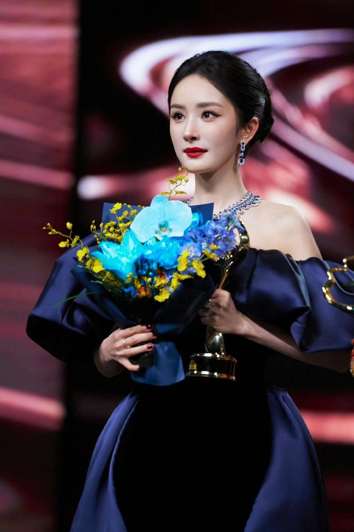 Cái tên Dương Mịch hiện đang nhận được nhiều sự chú ý từ công chúng.