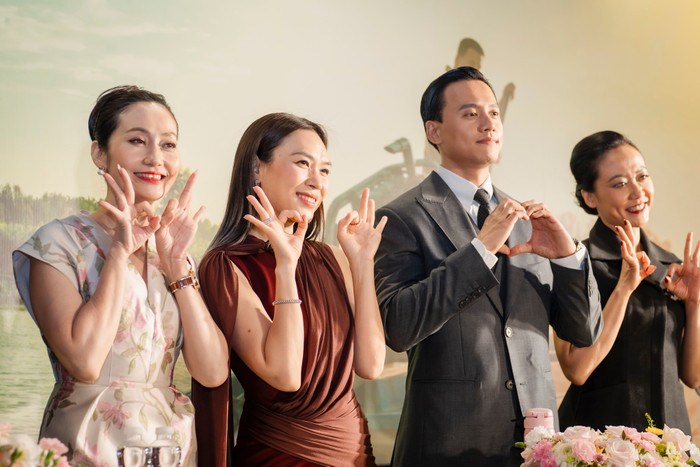 Mỹ Tâm luôn vui vẻ, tràn đầy năng lượng mỗi khi xuất hiện trước khán giả. Ảnh: FBNV