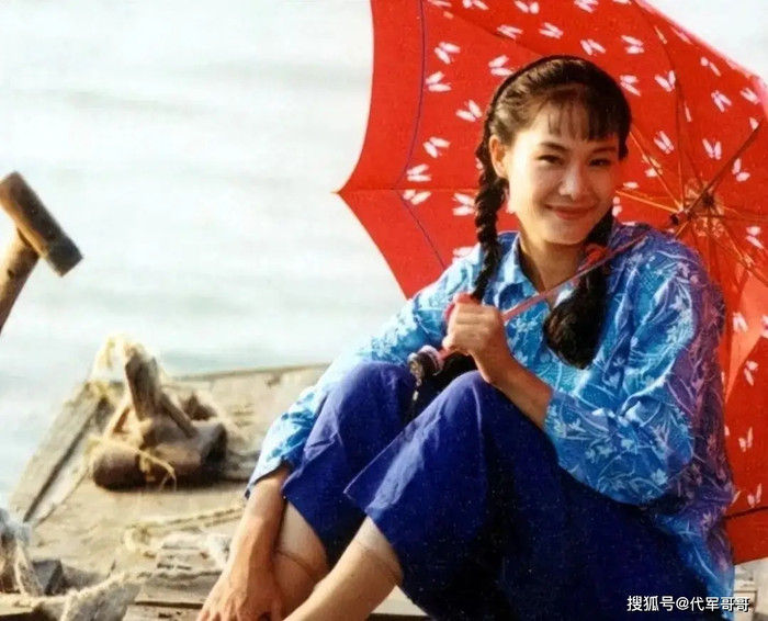 Nữ ca sĩ nổi tiếng cưới khán giả làm chồng rồi giải nghệ, cuộc sống ở miền quê gây bất ngờ Ảnh 2