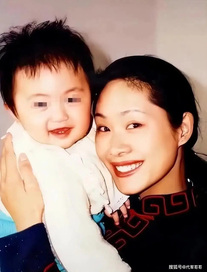 Nữ ca sĩ nổi tiếng cưới khán giả làm chồng rồi giải nghệ, cuộc sống ở miền quê gây bất ngờ Ảnh 4