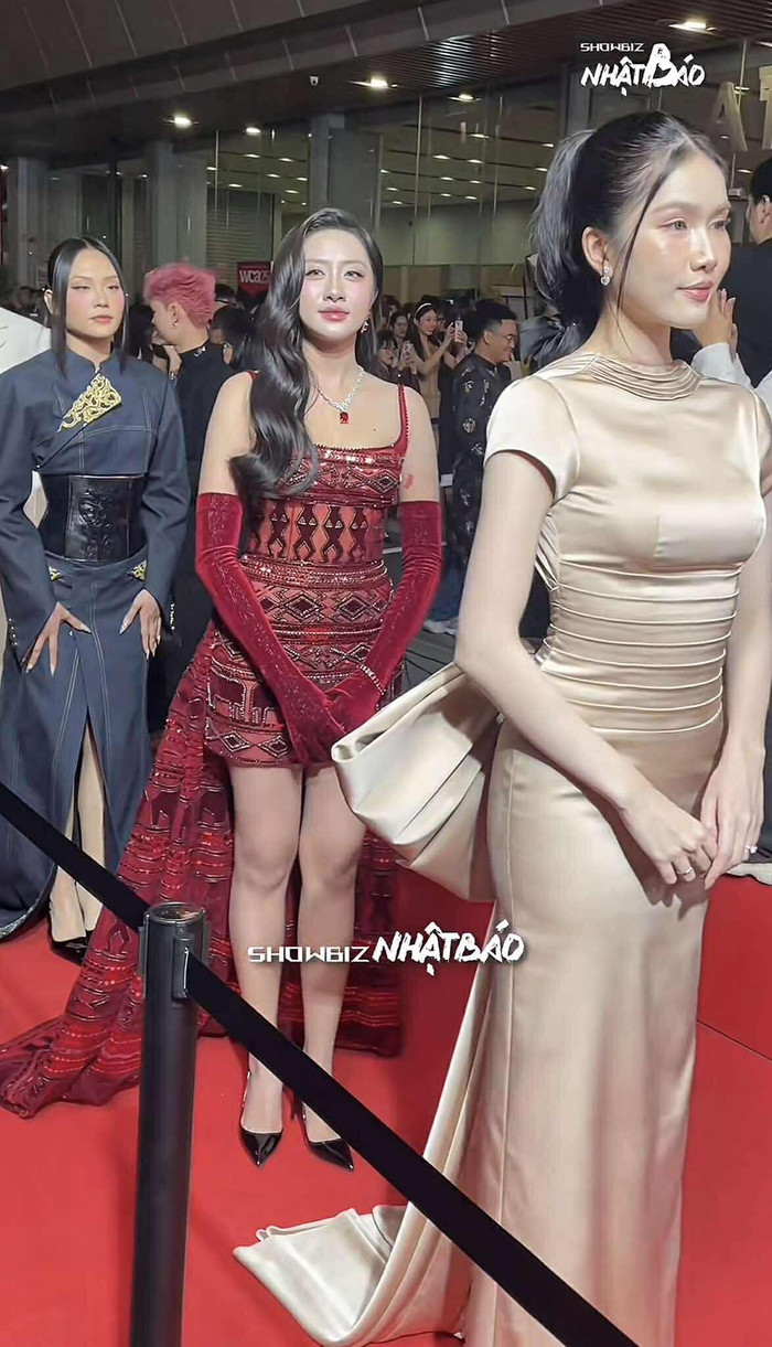 Hoa hậu Mai Phương tham gia sự kiện, chạm mặt với Hà Trúc Linh và Phương Anh. (Ảnh từ TikTok Showbiz nhật báo)