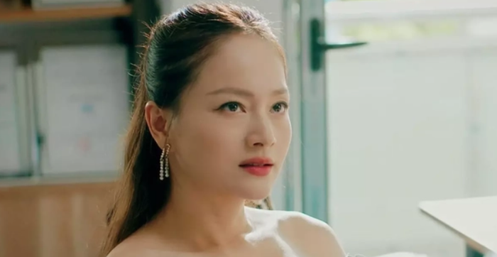 Lan Phương trong vai Thơ của Đồng Hồ Đếm Ngược với hình ảnh gai góc, quyền lực và đầy mâu thuẫn nội tâm