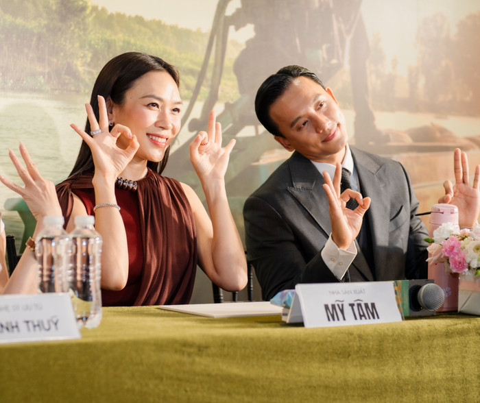 Mỹ Tâm và Mai Tài Phến tại buổi ra mắt phim điện ảnh. Ảnh: FBNV