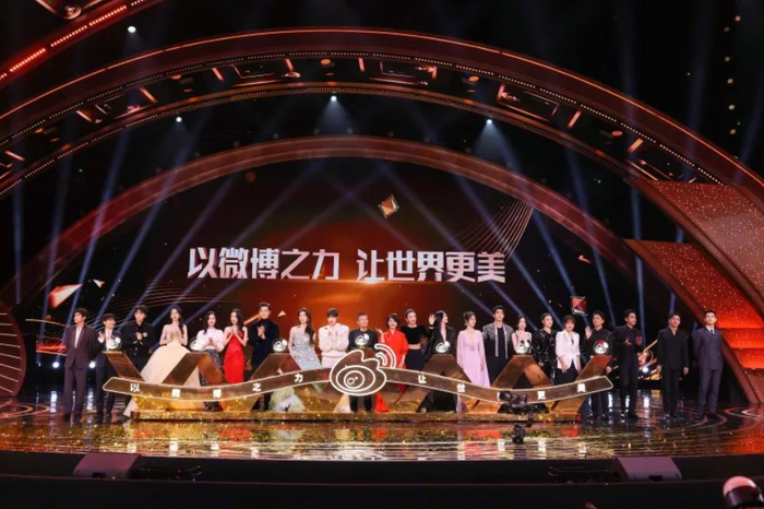 Thảm đỏ các lễ trao giải, nơi vị trí có thể gây chú ý, nhưng tác phẩm mới quyết định giá trị lâu dài