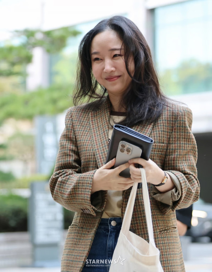 Giá cổ phiếu HYBE lao dốc sau khi thua kiện với Min Hee Jin Ảnh 3