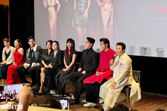 Trấn Thành phản ứng khi một khán giả thừa nhận từng 'nghi vấn mua suất chiếu' (Ảnh: Báo Dân Trí)