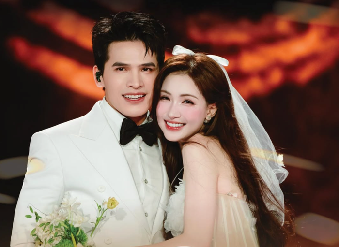 Hòa Minzy chia sẻ bức 'ảnh cưới' với Quốc Thiên.