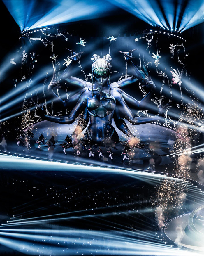 Thái Y Lâm đã đặt ra chuẩn mực concert quá khó cho nghệ sĩ châu Á Ảnh 14