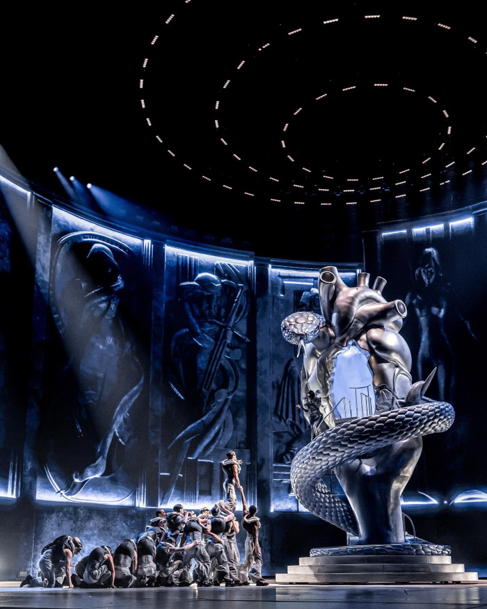 Thái Y Lâm đã đặt ra chuẩn mực concert quá khó cho nghệ sĩ châu Á Ảnh 20