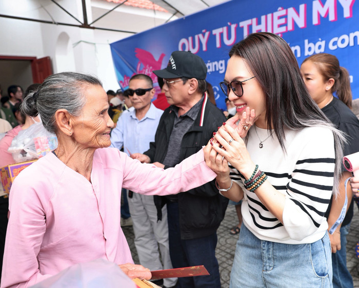 Mai Tài Phến lộ diện trong chuyến đi cùng gia đình Mỹ Tâm Ảnh 1