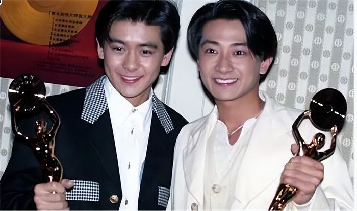 Nam ca sĩ nổi tiếng một thời giờ mắc bạo bệnh, có thể không còn nói được Ảnh 2