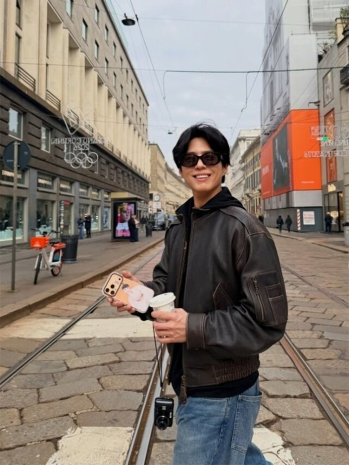 Diện mạo điển trai của Park Bo Gum trong loạt ảnh mới đây khiến dân tình 'đứng ngồi không yên'.