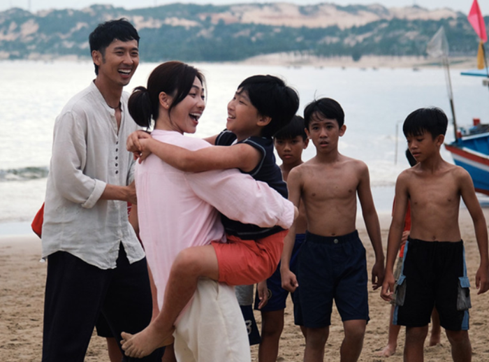 Tạo hình mới của Tuấn Trần và Phương Anh Đào trong phim Tết 2026