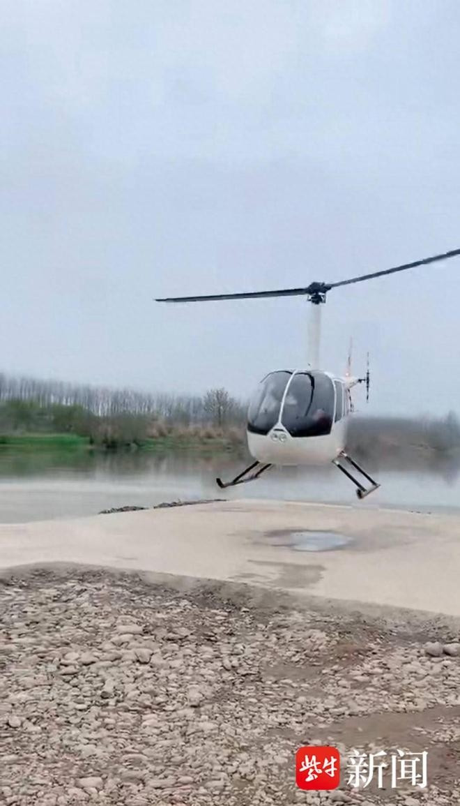 Người đàn ông tự lái trực thăng về quê đón Tết, mạng xã hội 'dậy sóng' Ảnh 1